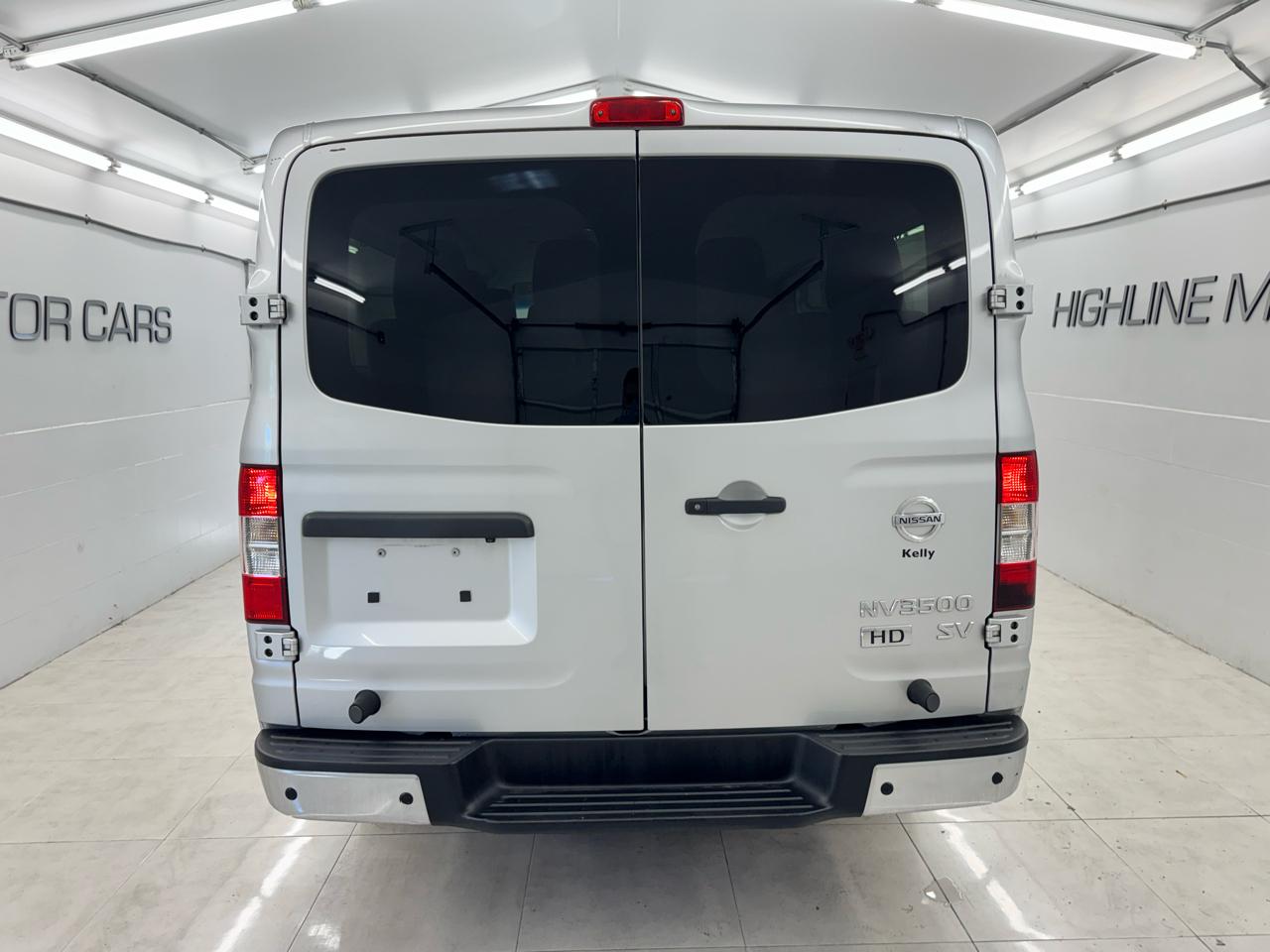 Nissan NVP 3500 V6 SV 2014