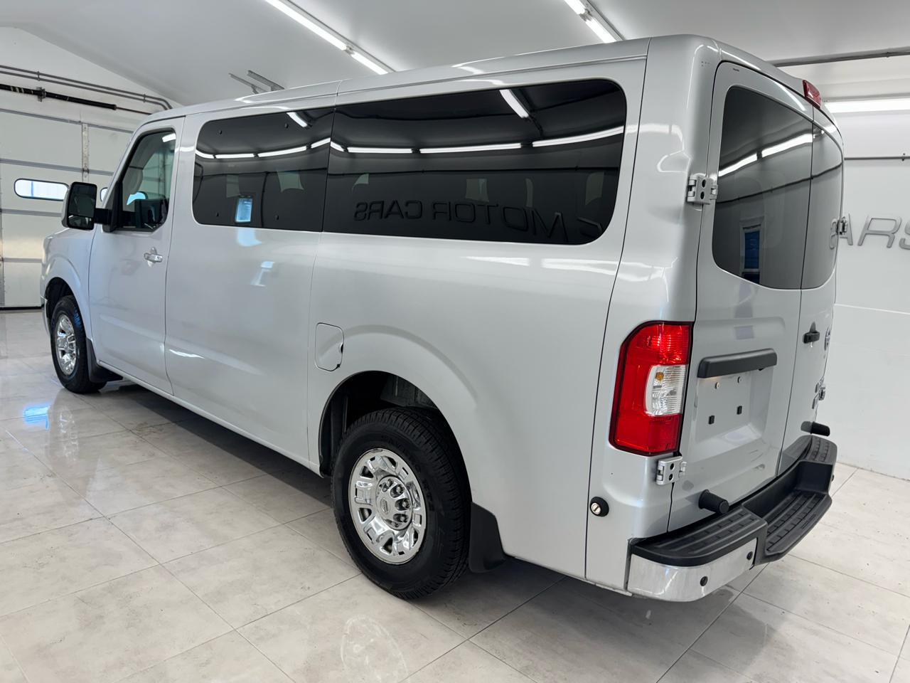 Nissan NVP 3500 V6 SV 2014
