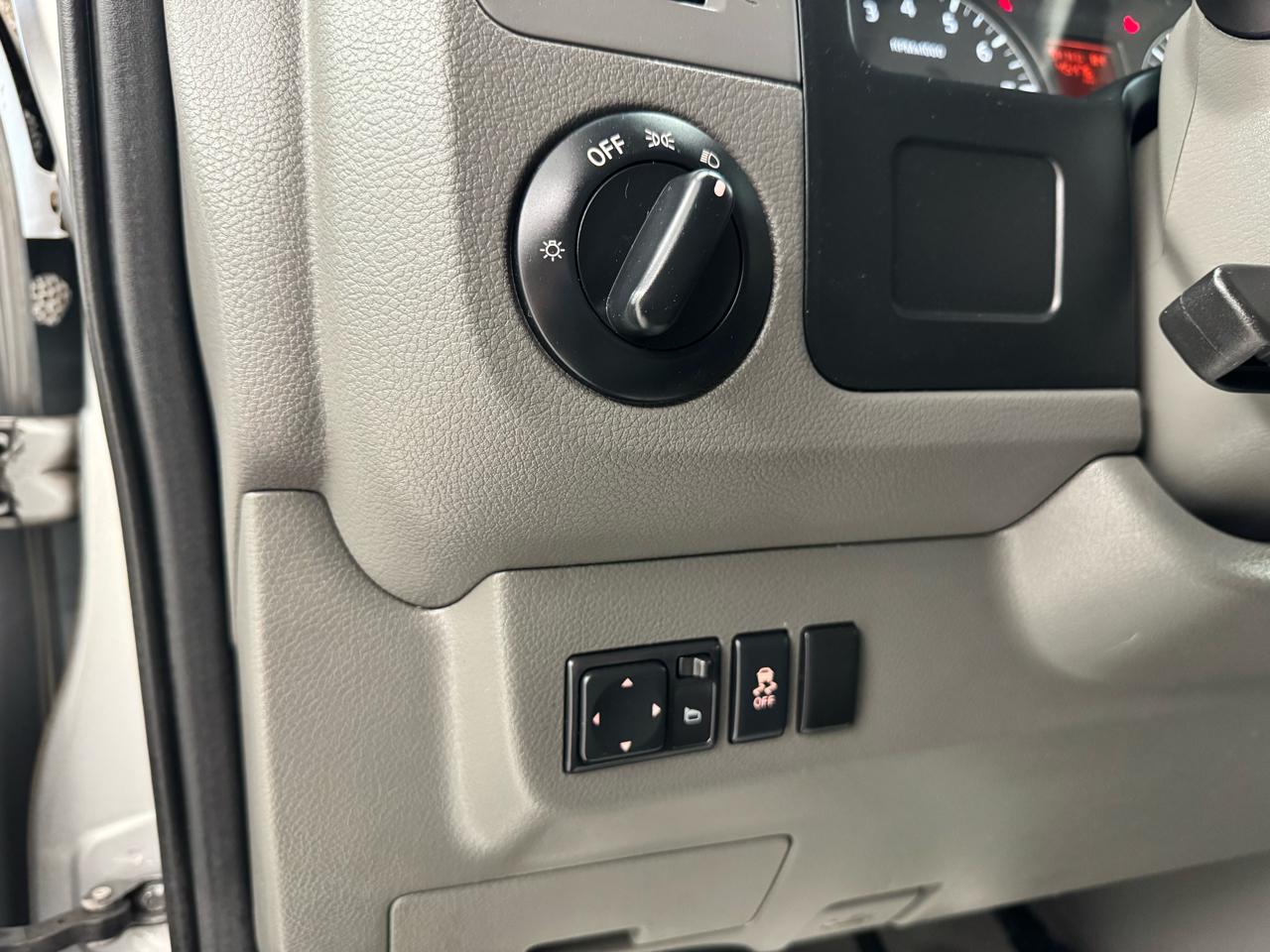 Nissan NVP 3500 V6 SV 2014