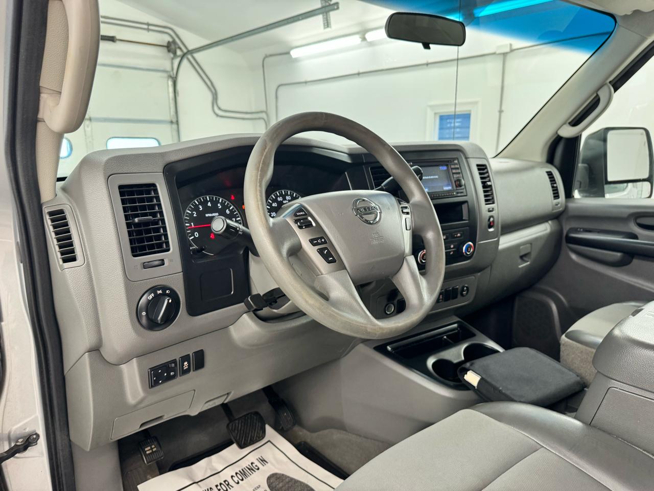 Nissan NVP 3500 V6 SV 2014