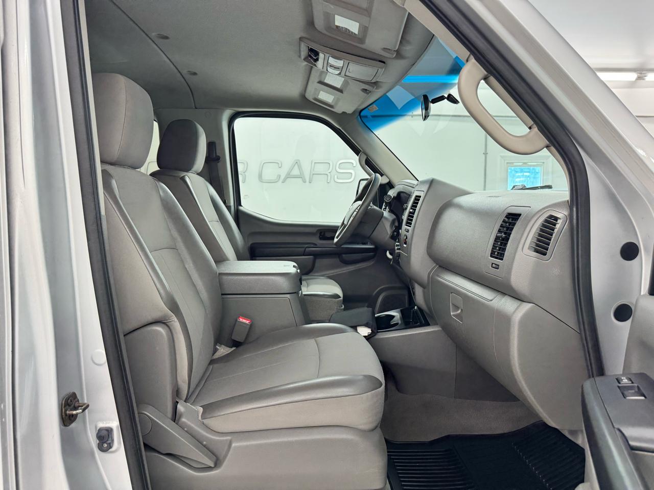 Nissan NVP 3500 V6 SV 2014