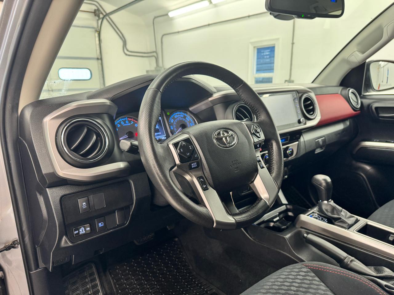 Toyota Tacoma 4WD TRD Off Road Double Cab 5' Bed V6 MT (Natl) 2021
