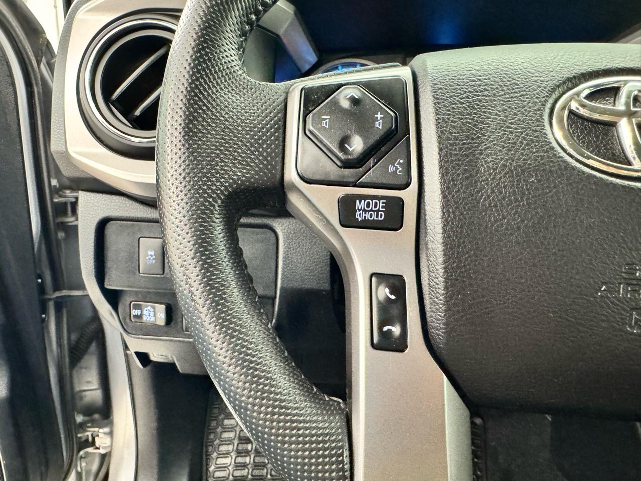 Toyota Tacoma 4WD TRD Off Road Double Cab 5' Bed V6 MT (Natl) 2021