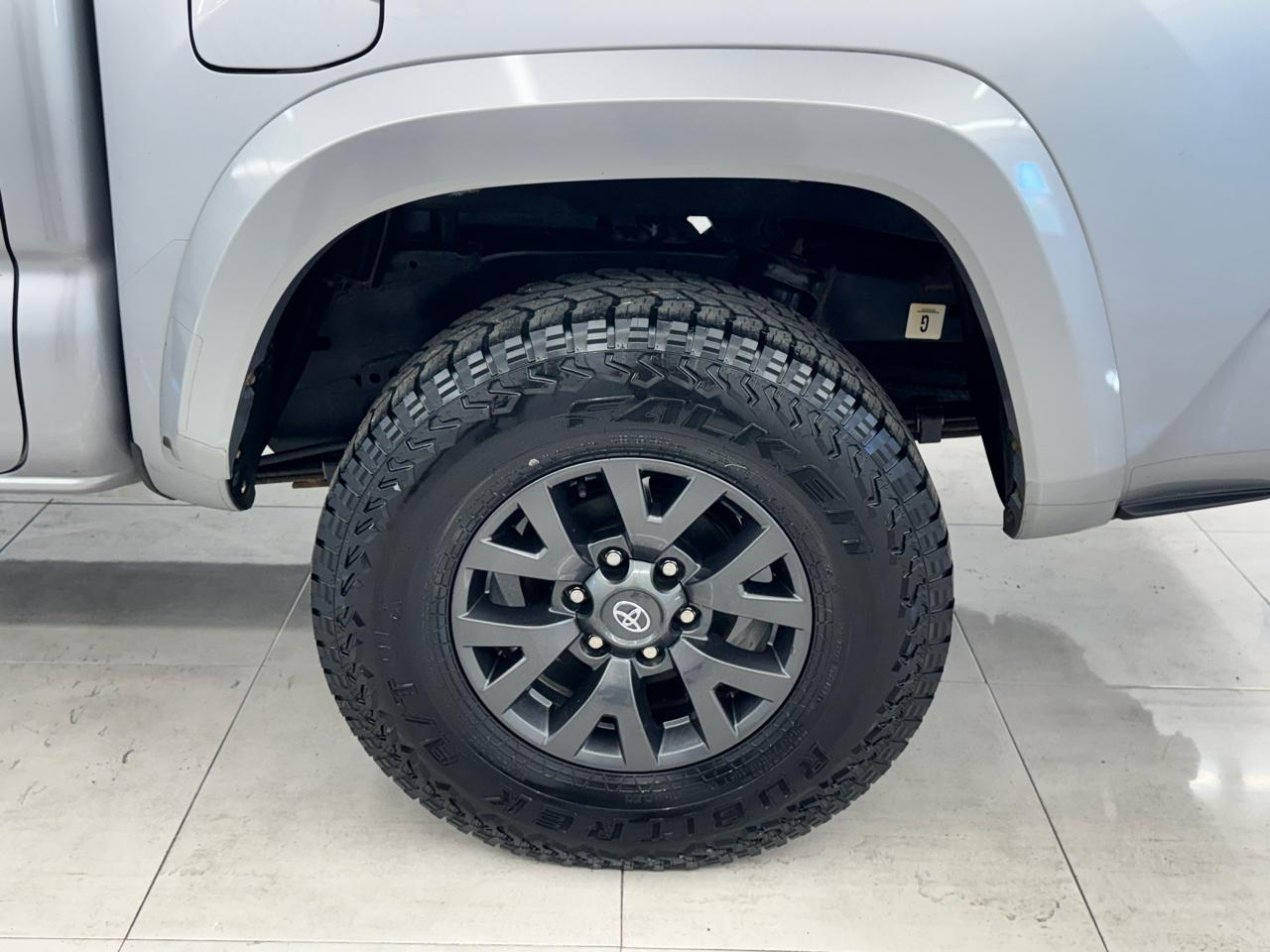 Toyota Tacoma 4WD TRD Off Road Double Cab 5' Bed V6 MT (Natl) 2021
