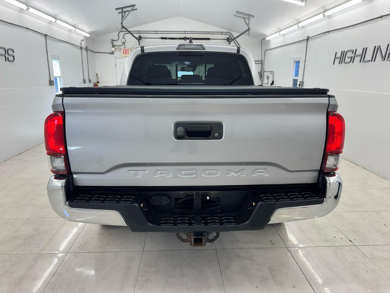 Toyota Tacoma 4WD SR5 Double Cab 5' Bed AT (Natl) 2021