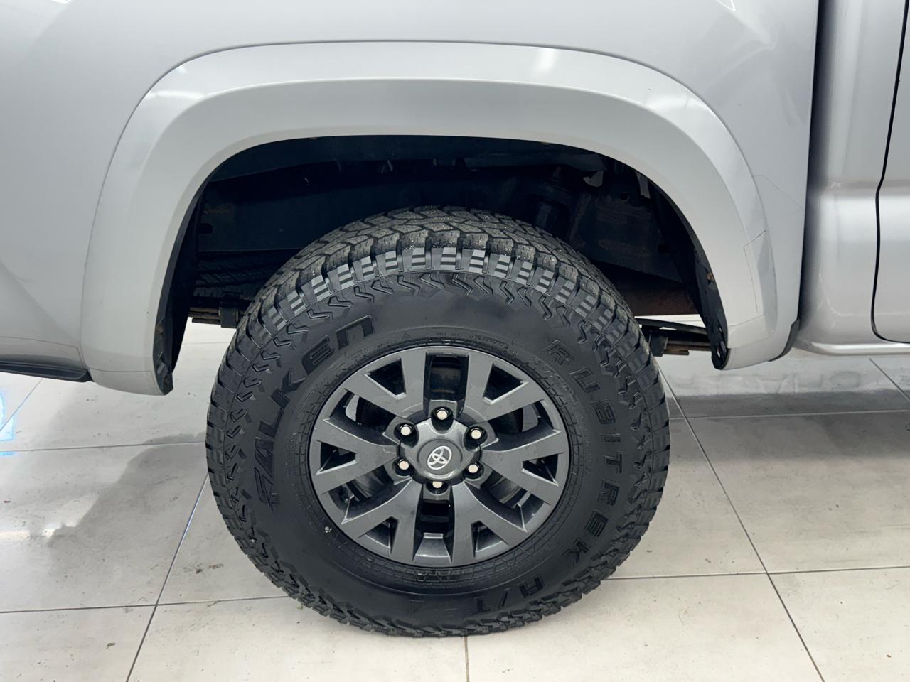 Toyota Tacoma 4WD SR5 Double Cab 5' Bed AT (Natl) 2021