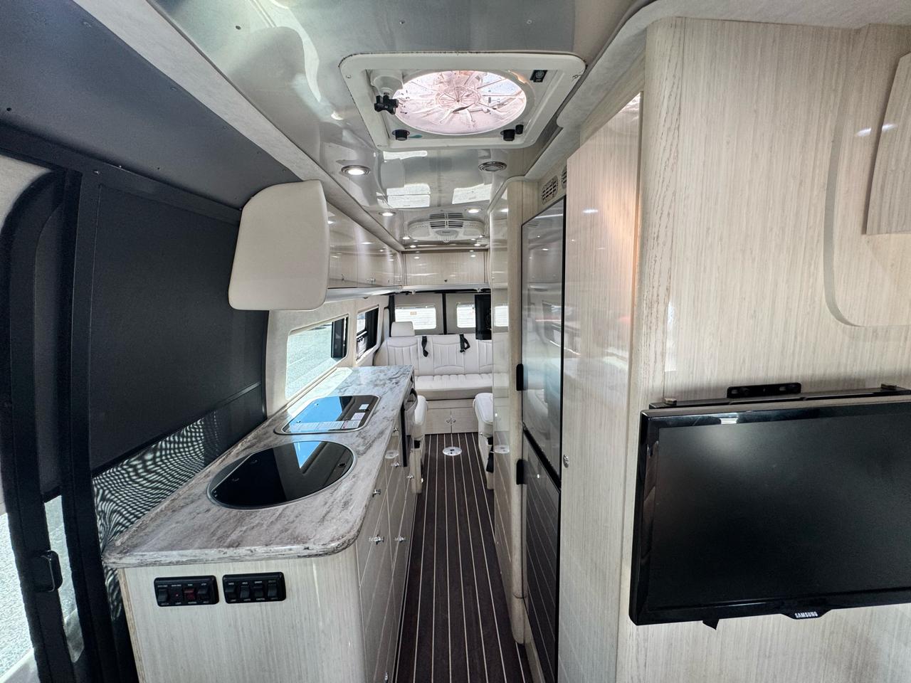 Airstream Interstate  2015