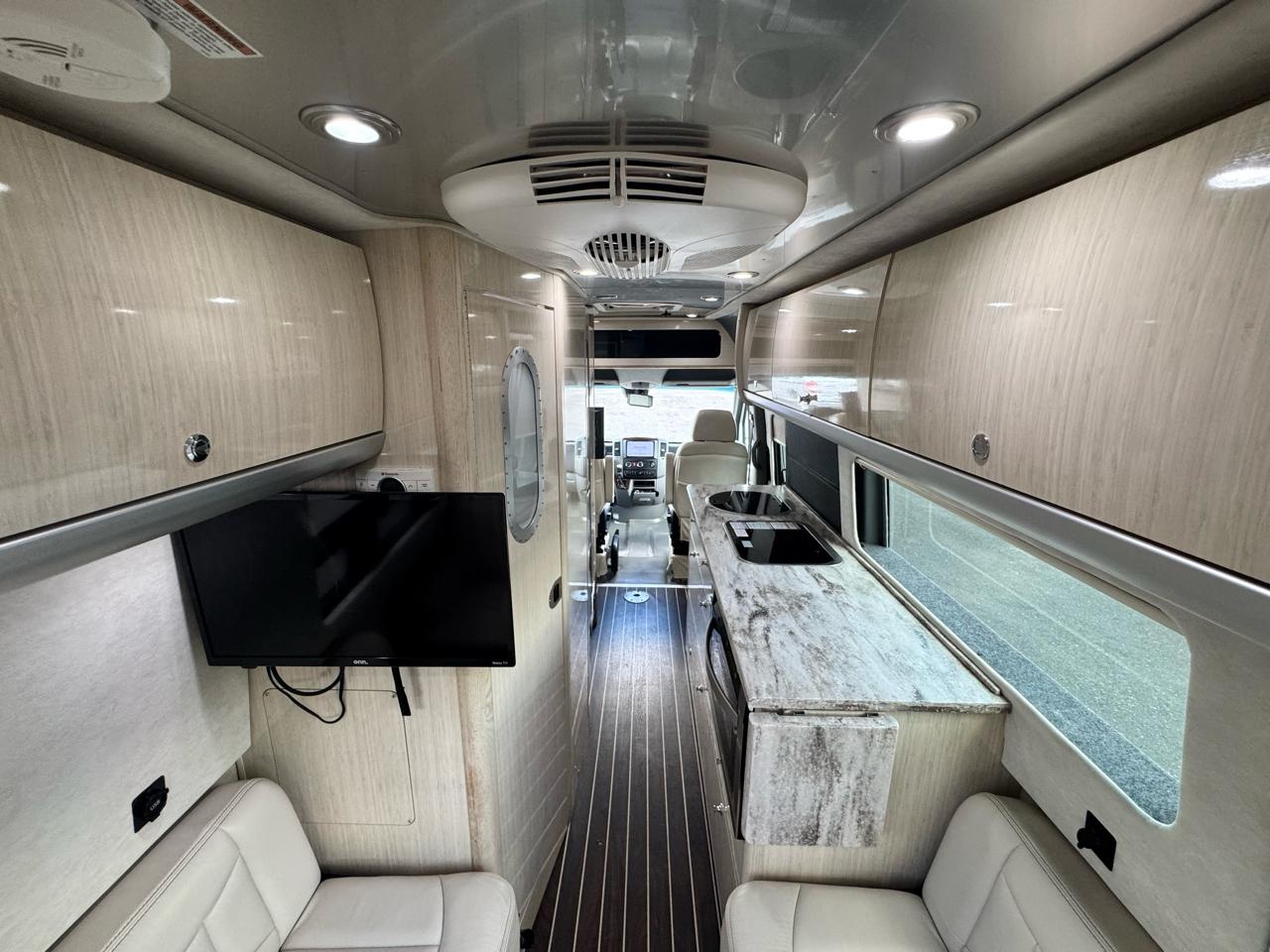 Airstream Interstate  2015