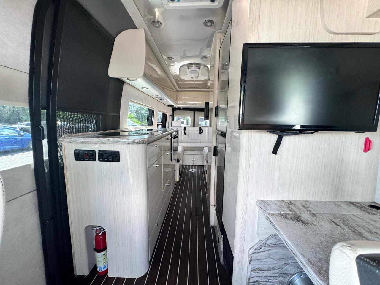 Airstream Interstate  2015