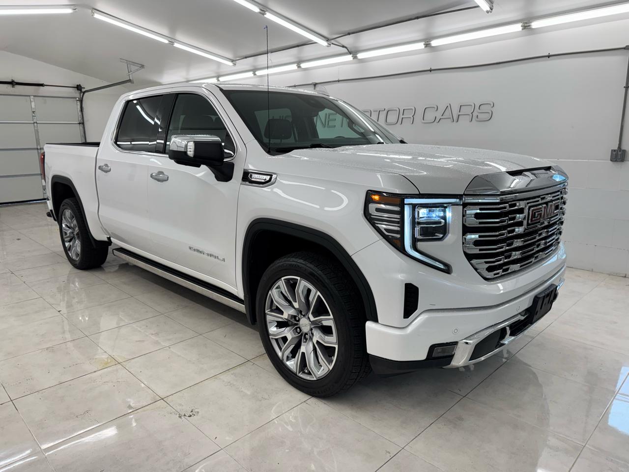 GMC Sierra 1500 4WD Crew Cab 147" Denali 2022