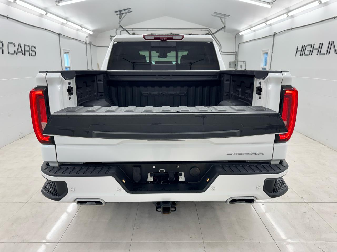 GMC Sierra 1500 4WD Crew Cab 147" Denali 2022