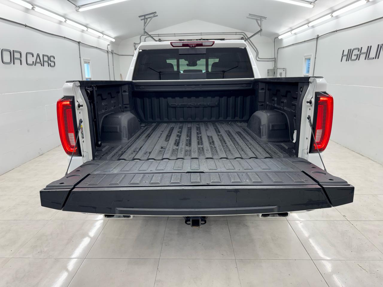 GMC Sierra 1500 4WD Crew Cab 147" Denali 2022