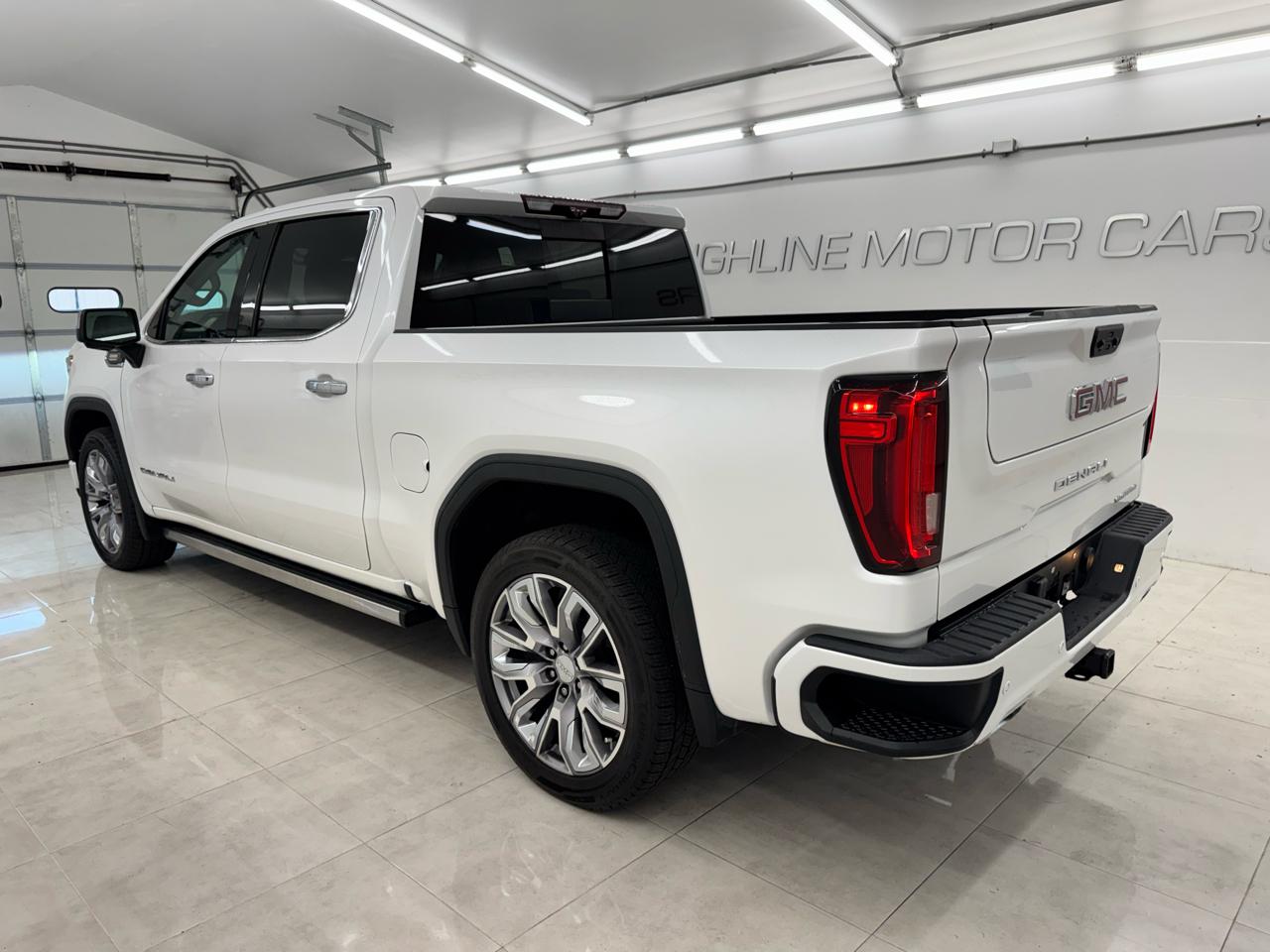 GMC Sierra 1500 4WD Crew Cab 147" Denali 2022