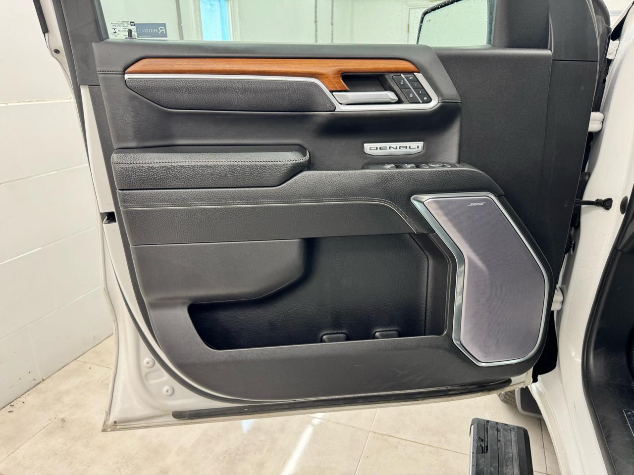 GMC Sierra 1500 4WD Crew Cab 147" Denali 2022