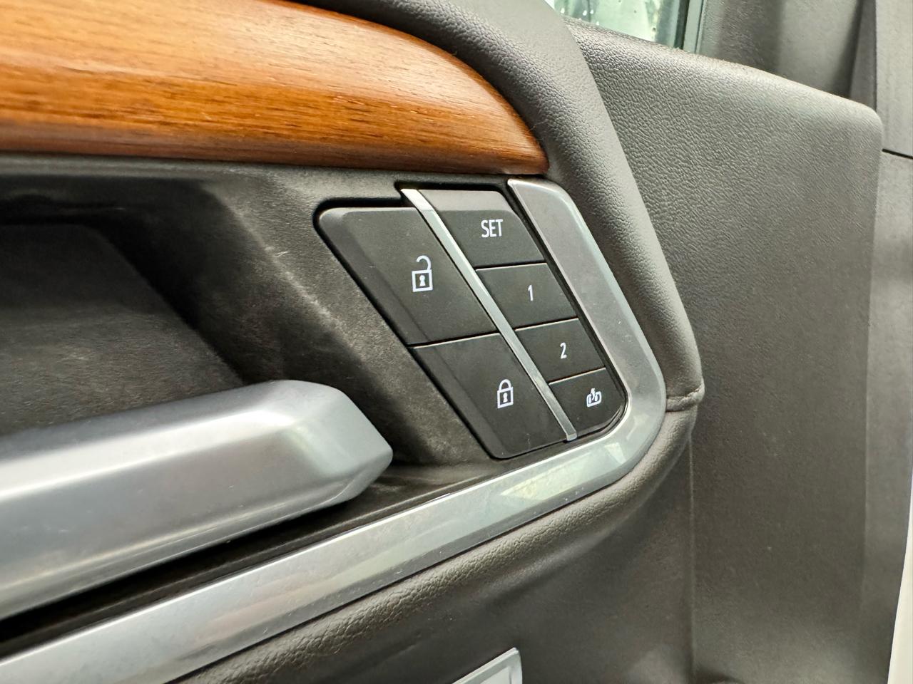 GMC Sierra 1500 4WD Crew Cab 147" Denali 2022