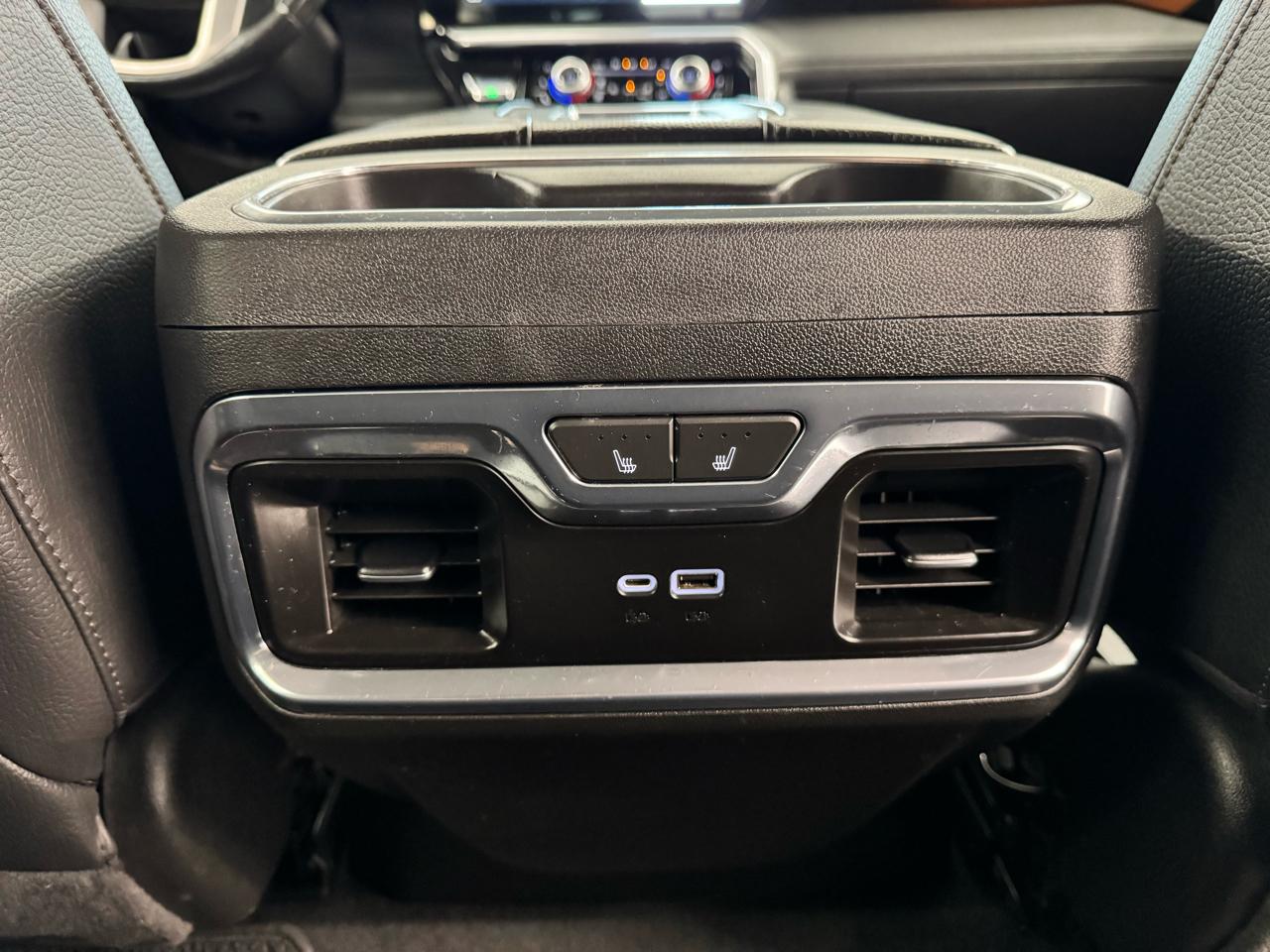 GMC Sierra 1500 4WD Crew Cab 147" Denali 2022