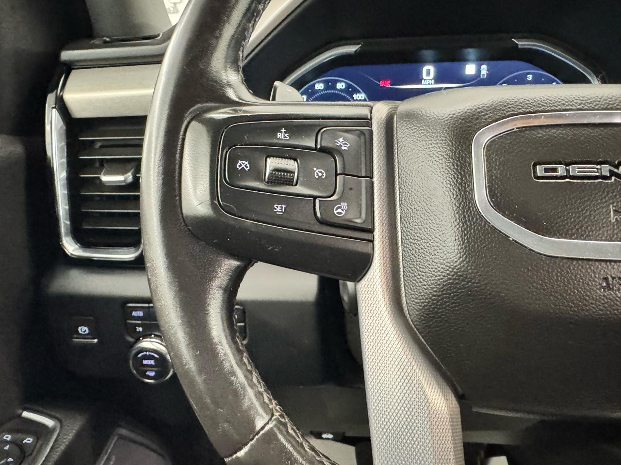 GMC Sierra 1500 4WD Crew Cab 147" Denali 2022