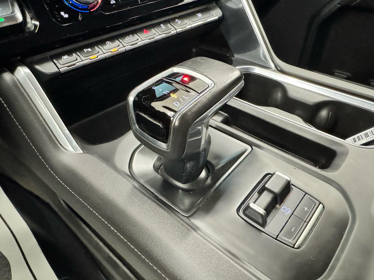 GMC Sierra 1500 4WD Crew Cab 147" Denali 2022