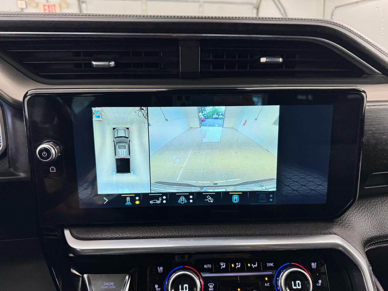 GMC Sierra 1500 4WD Crew Cab 147" Denali 2022