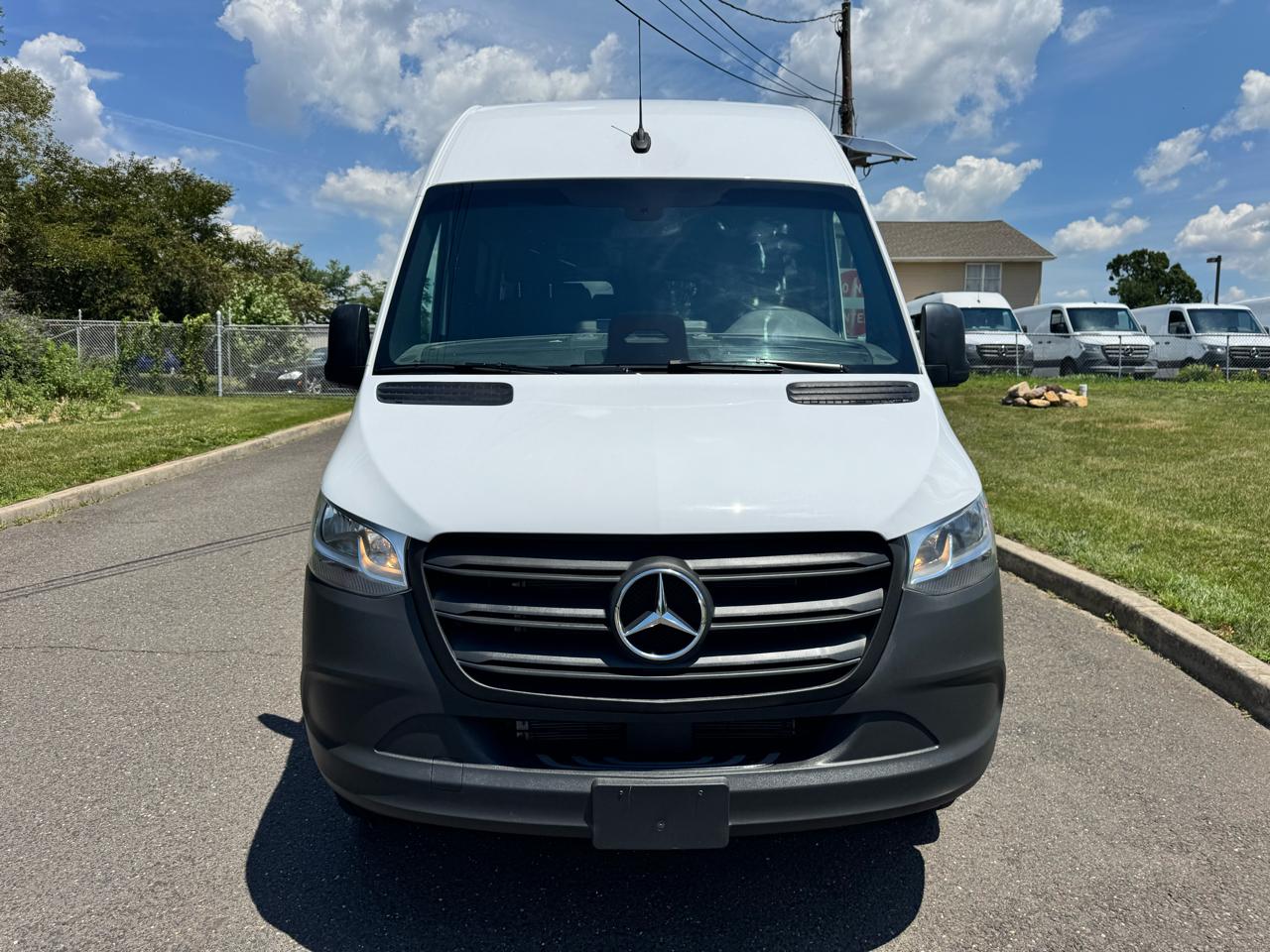 Mercedes-Benz Sprinter Passenger Van 2500 High Roof I4 Diesel 170" RWD 2025