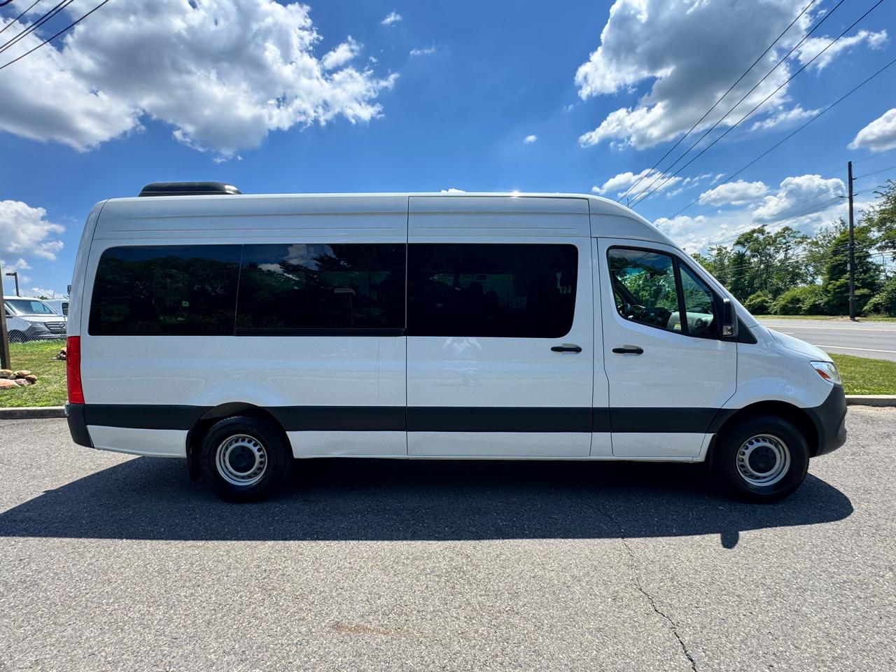 Mercedes-Benz Sprinter Passenger Van 2500 High Roof I4 Diesel 170" RWD 2025