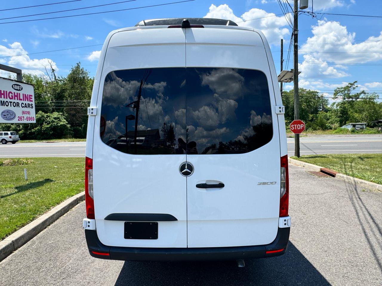 Mercedes-Benz Sprinter Passenger Van 2500 High Roof I4 Diesel 170" RWD 2025