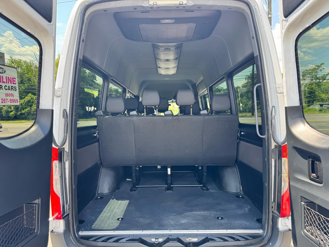 Mercedes-Benz Sprinter Passenger Van 2500 High Roof I4 Diesel 170" RWD 2025