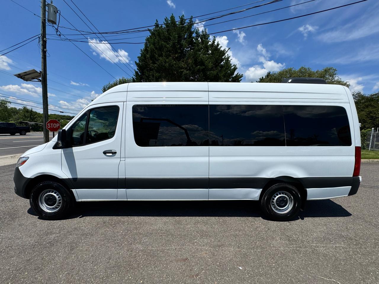 Mercedes-Benz Sprinter Passenger Van 2500 High Roof I4 Diesel 170" RWD 2025