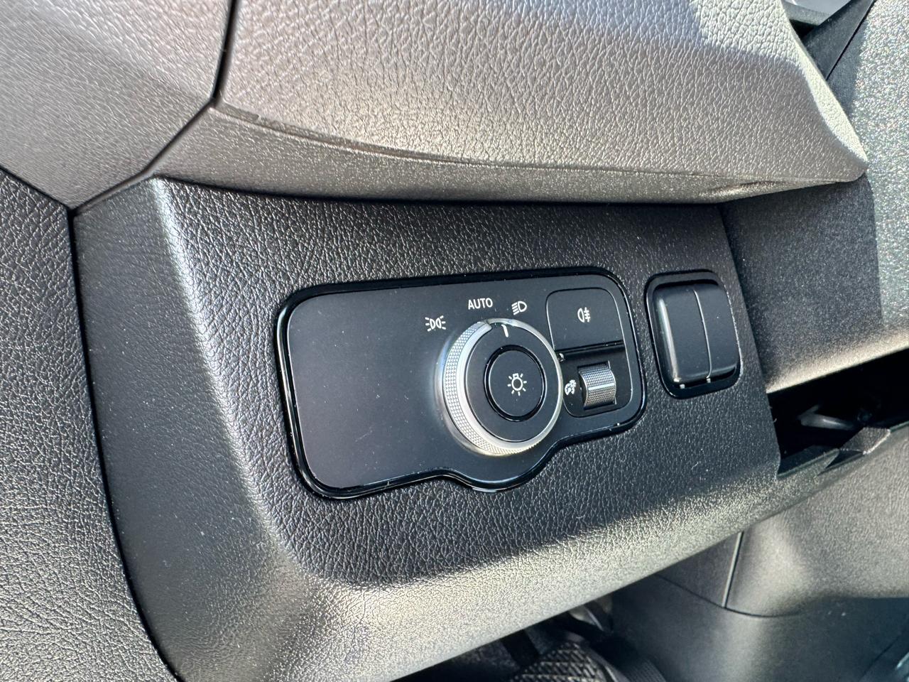Mercedes-Benz Sprinter Passenger Van 2500 High Roof I4 Diesel 170" RWD 2025