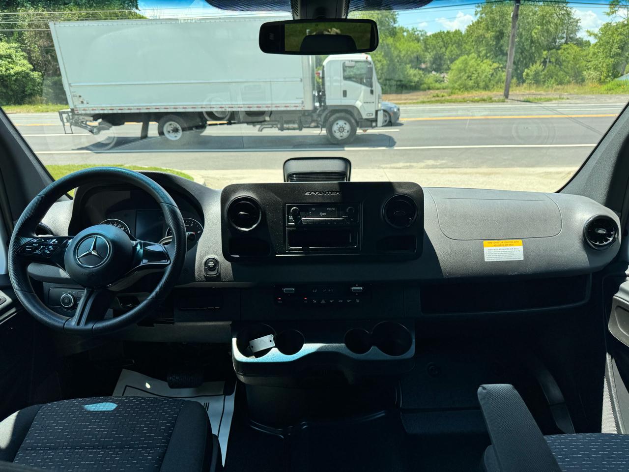 Mercedes-Benz Sprinter Passenger Van 2500 High Roof I4 Diesel 170" RWD 2025