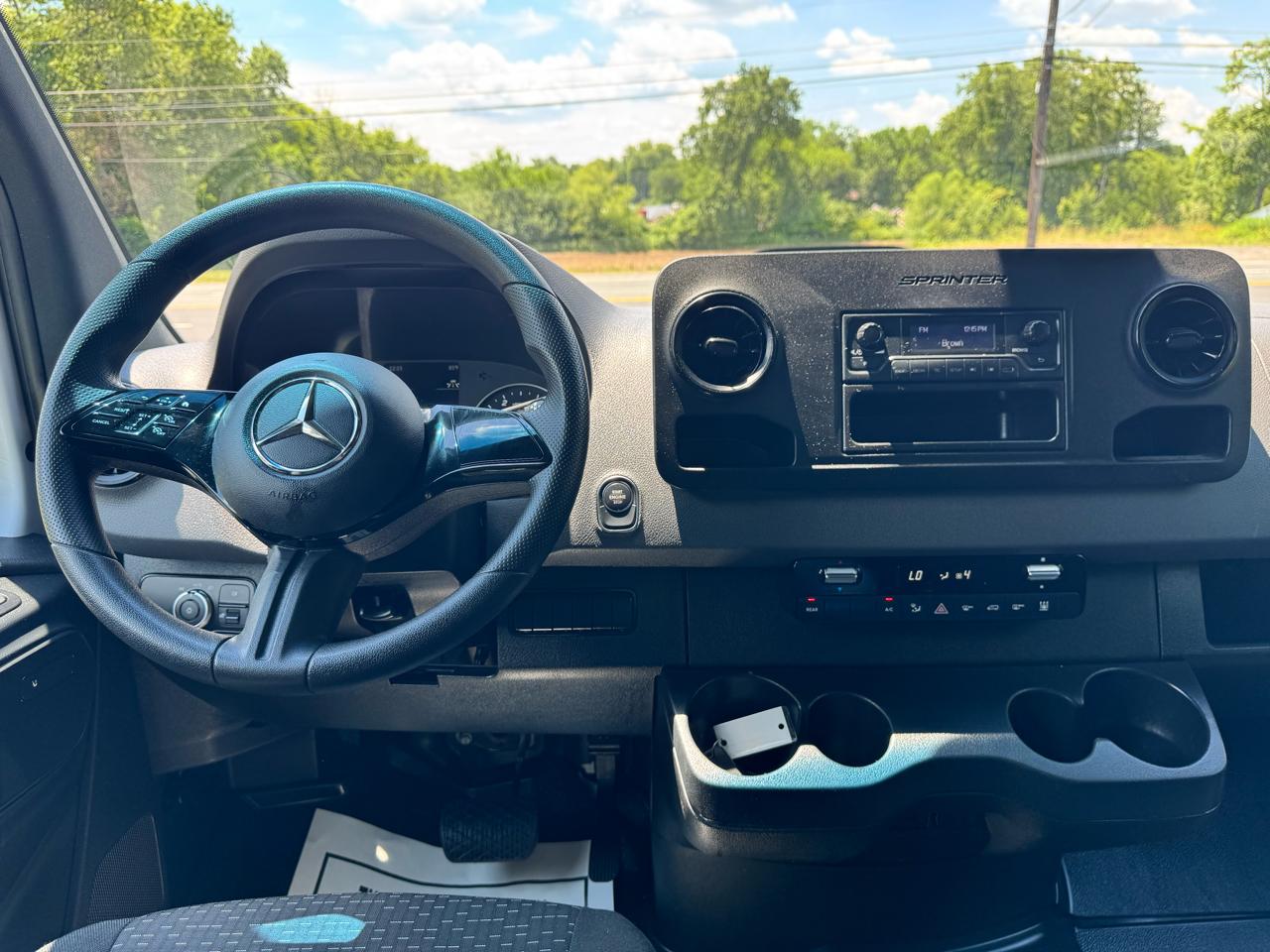 Mercedes-Benz Sprinter Passenger Van 2500 High Roof I4 Diesel 170" RWD 2025