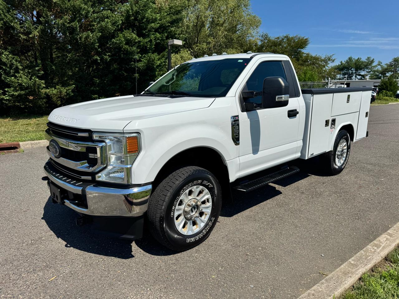 Ford Super Duty F-350 SRW XLT 4WD Reg Cab 8' Box 2022