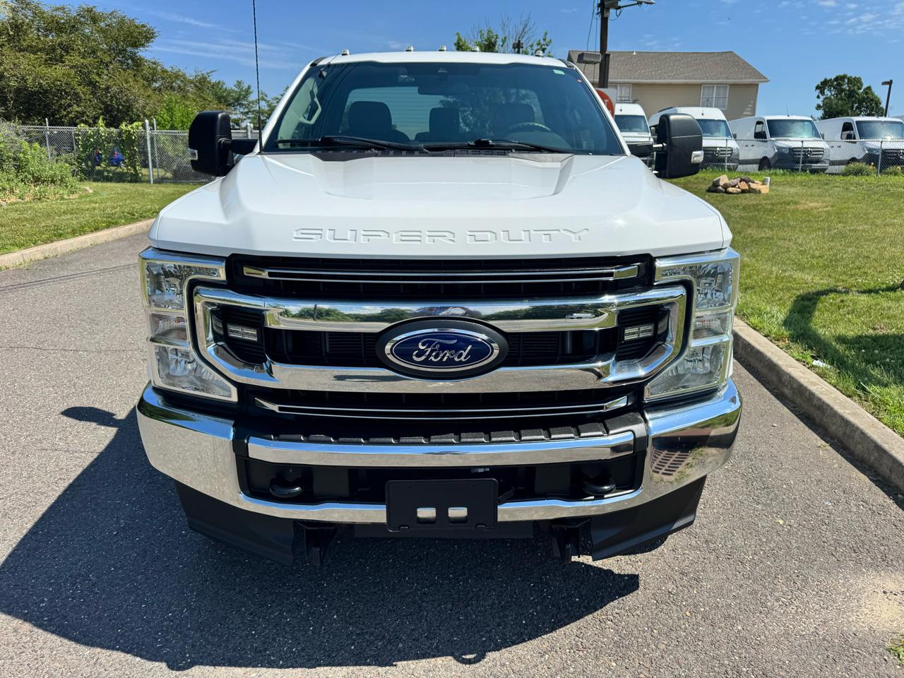 Ford Super Duty F-350 SRW XLT 4WD Reg Cab 8' Box 2022