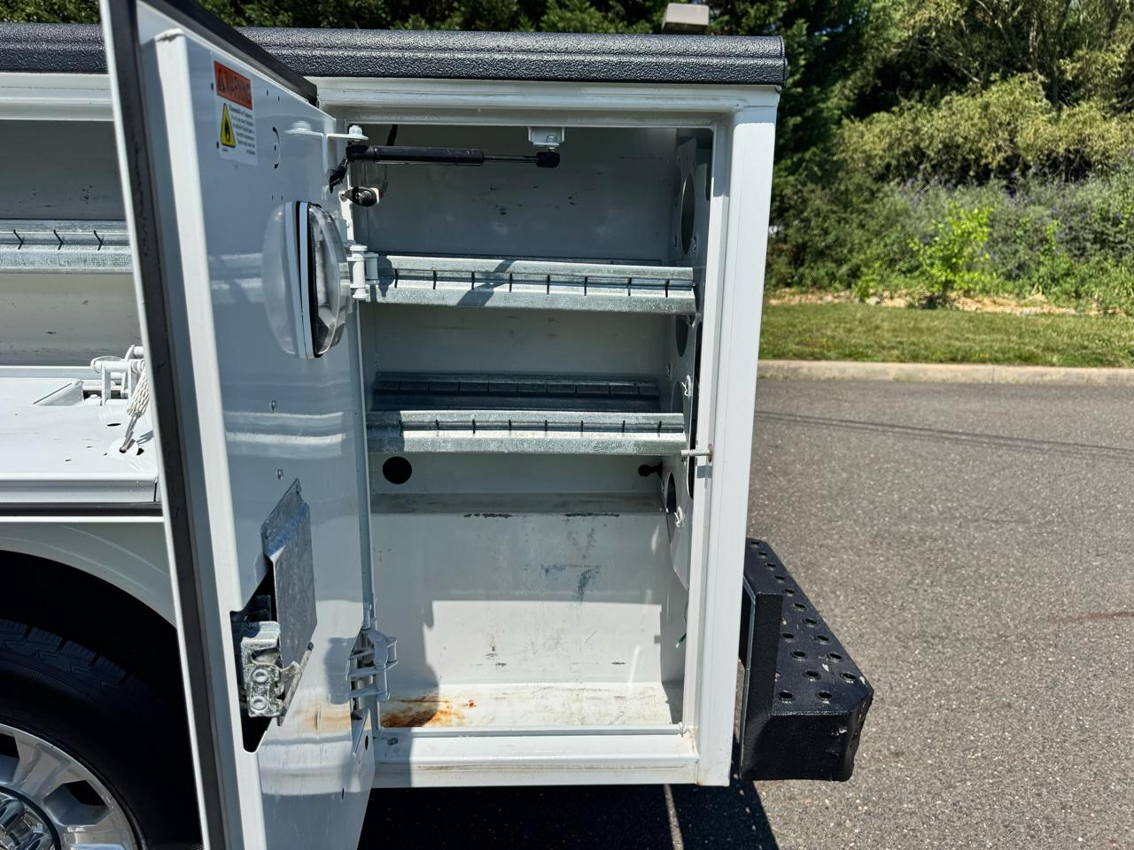 Ford Super Duty F-350 SRW XLT 4WD Reg Cab 8' Box 2022
