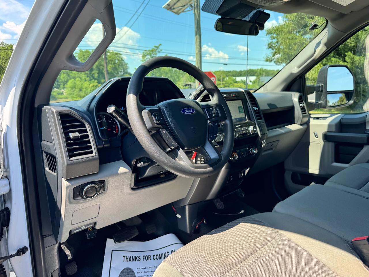 Ford Super Duty F-350 SRW XLT 4WD Reg Cab 8' Box 2022