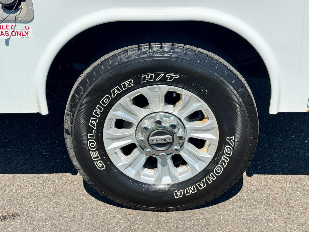 Ford Super Duty F-350 SRW XLT 4WD Reg Cab 8' Box 2022