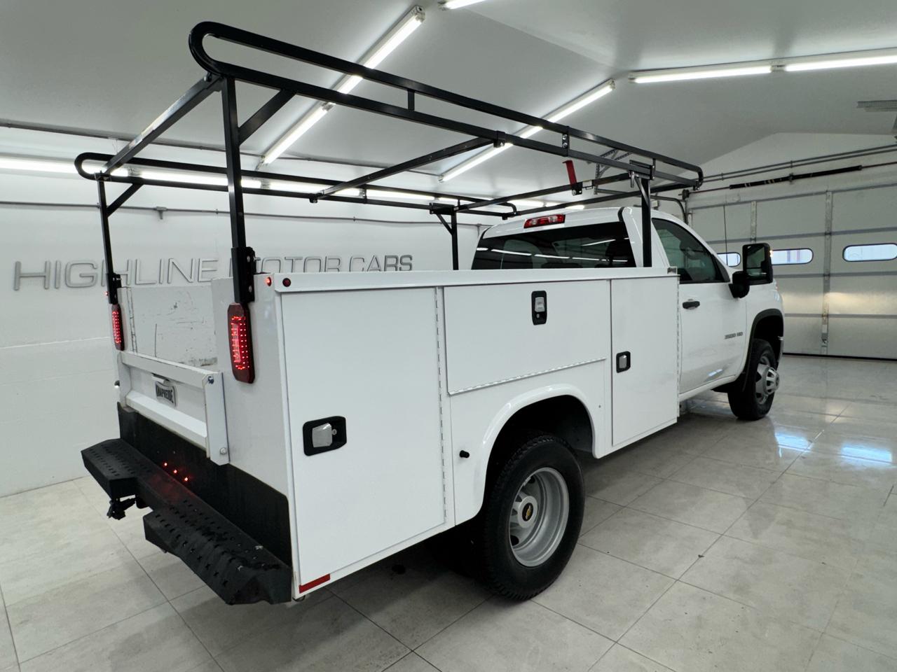 Chevrolet Silverado 3500HD CC 2WD Reg Cab 146" WB, 60" CA Work Truck 2022