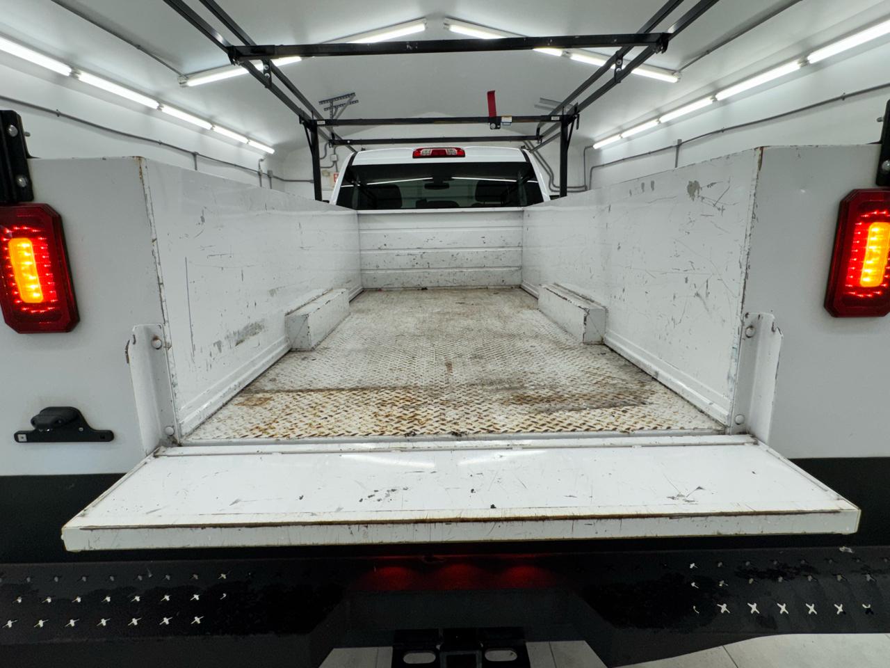 Chevrolet Silverado 3500HD CC 2WD Reg Cab 146" WB, 60" CA Work Truck 2022