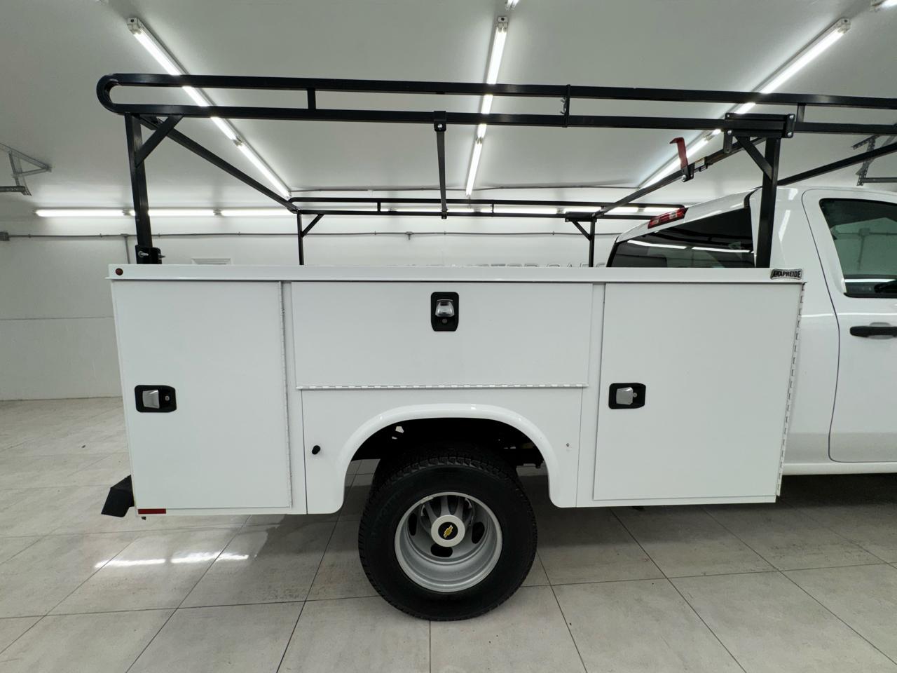 Chevrolet Silverado 3500HD CC 2WD Reg Cab 146" WB, 60" CA Work Truck 2022