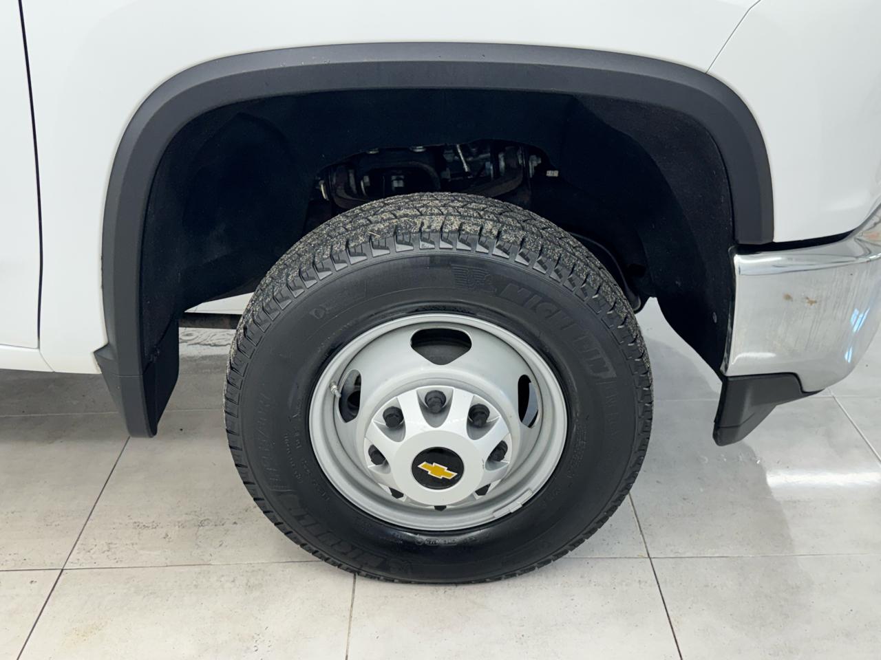 Chevrolet Silverado 3500HD CC 2WD Reg Cab 146" WB, 60" CA Work Truck 2022