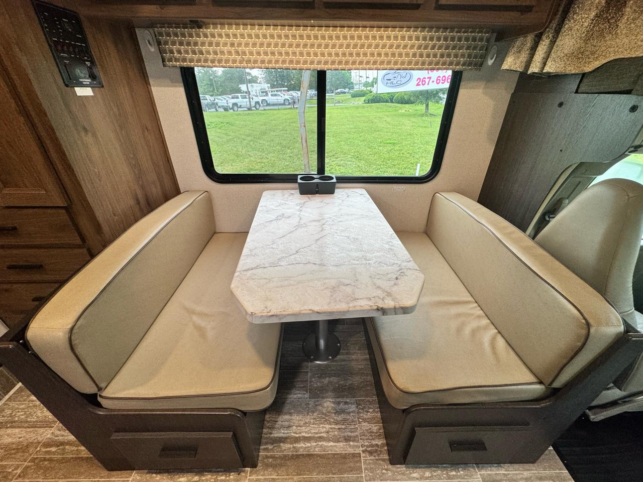 Forest River Sunseeker  2020