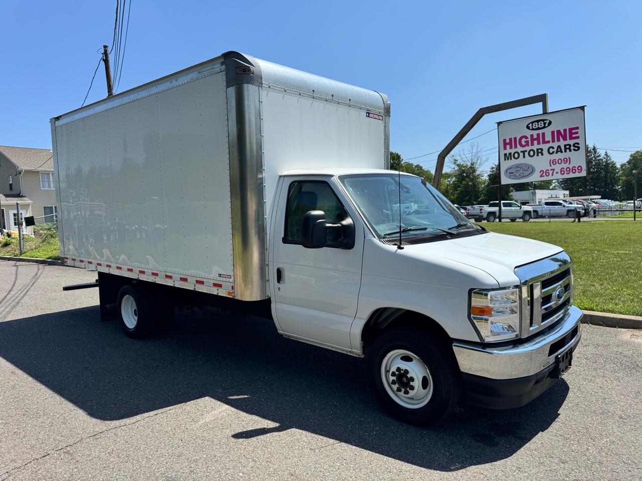 Ford E-Series Cutaway E-350 SRW 138" WB 2024