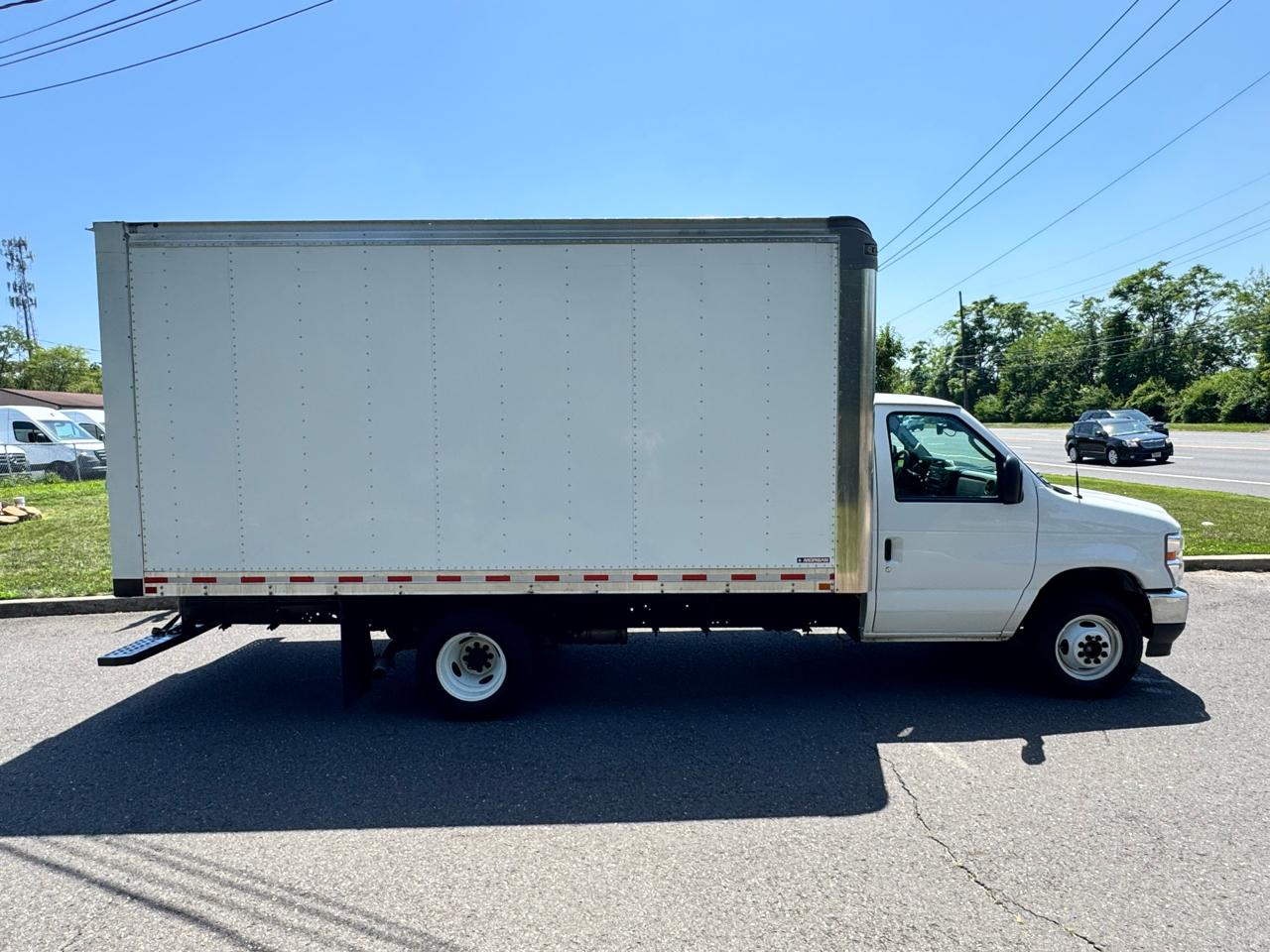 Ford E-Series Cutaway E-350 SRW 138" WB 2024