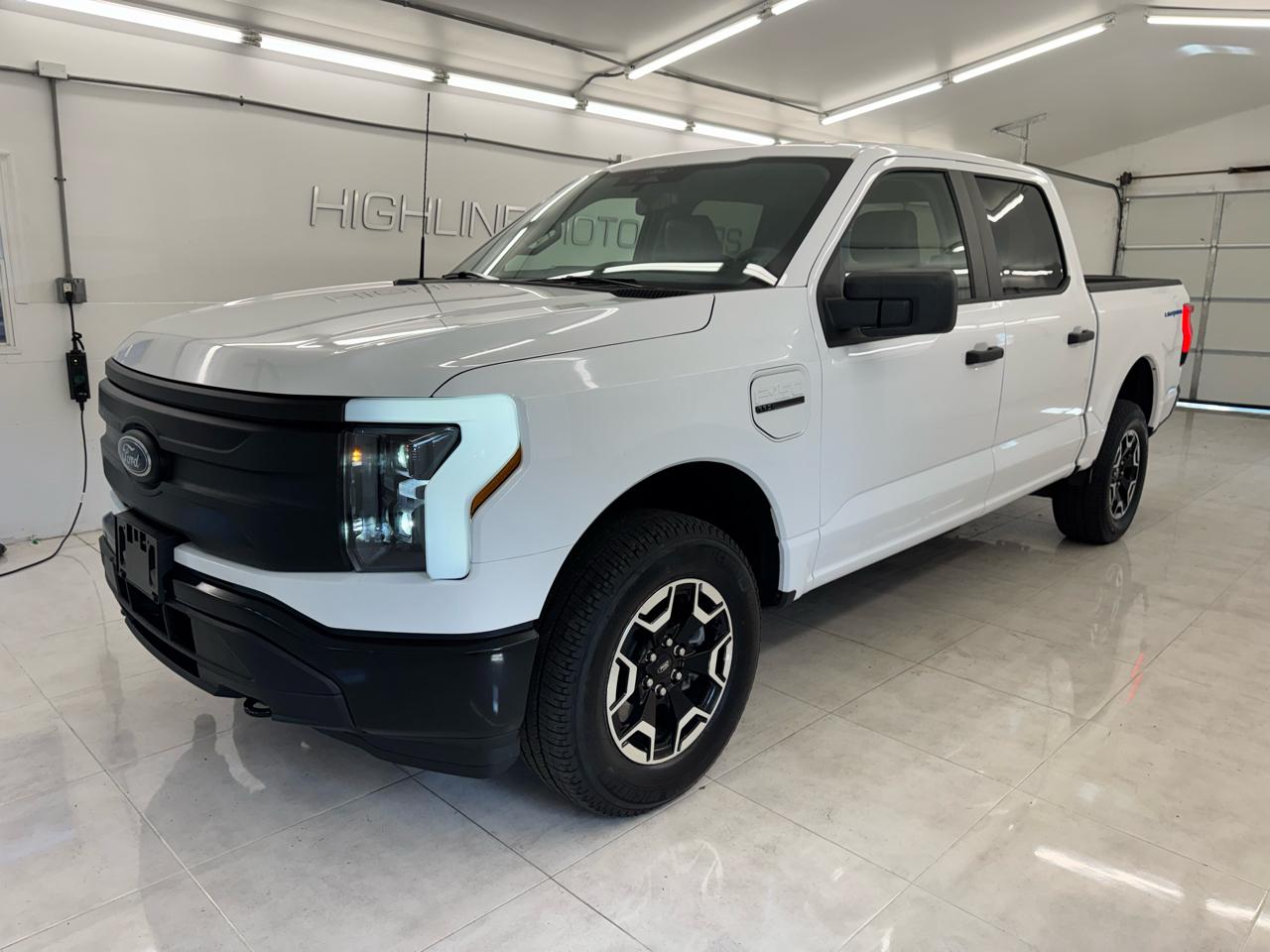 Ford F-150 Lightning LARIAT 4WD SuperCrew 5.5' Box 2022
