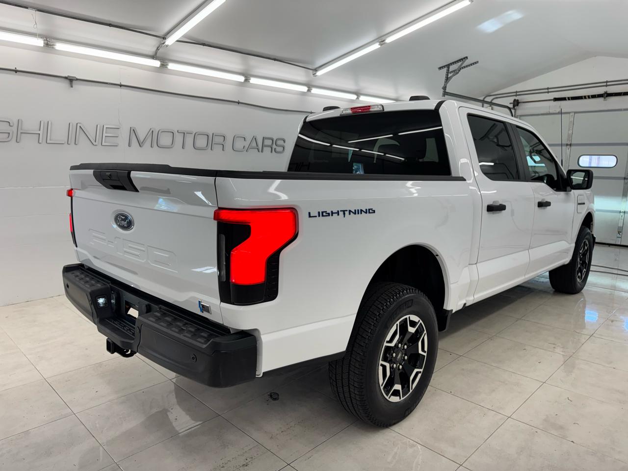 Ford F-150 Lightning LARIAT 4WD SuperCrew 5.5' Box 2022