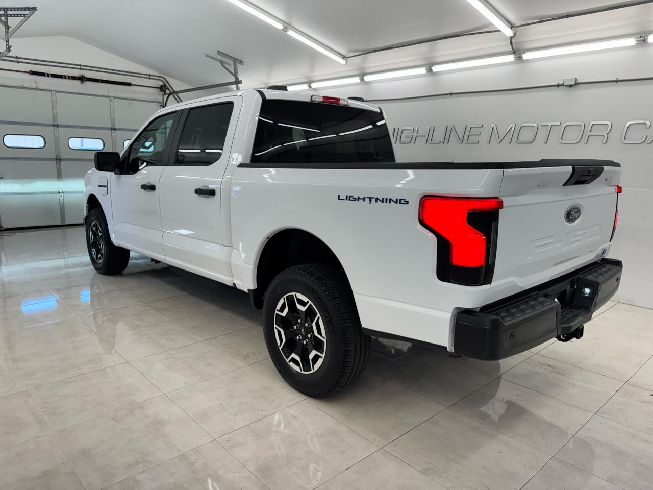 Ford F-150 Lightning LARIAT 4WD SuperCrew 5.5' Box 2022