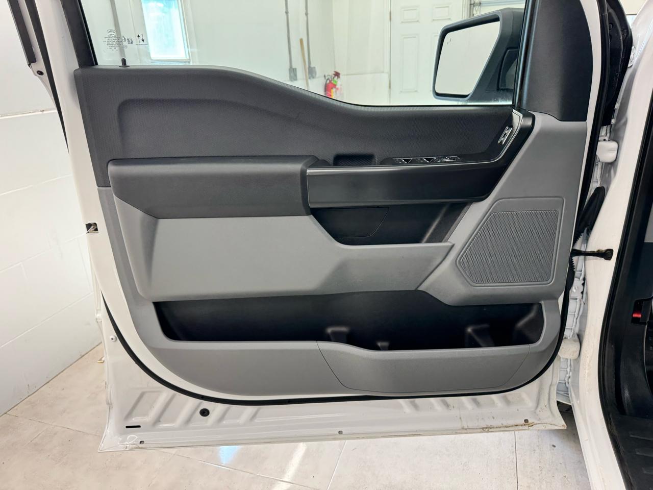 Ford F-150 Lightning LARIAT 4WD SuperCrew 5.5' Box 2022