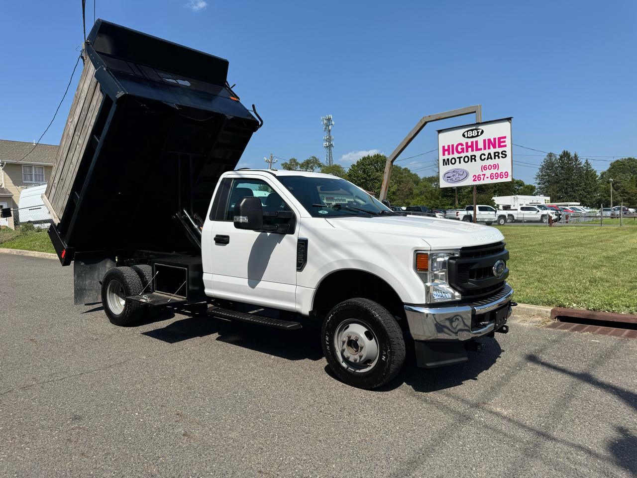 Ford Super Duty F-350 DRW XLT 4WD Reg Cab 145" WB 60" CA 2020