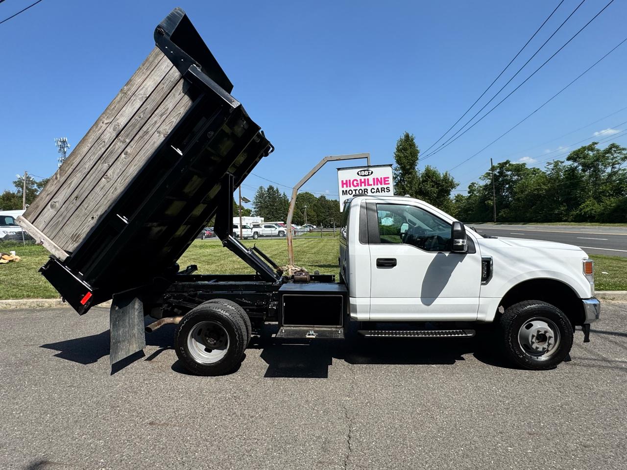 Ford Super Duty F-350 DRW XLT 4WD Reg Cab 145" WB 60" CA 2020