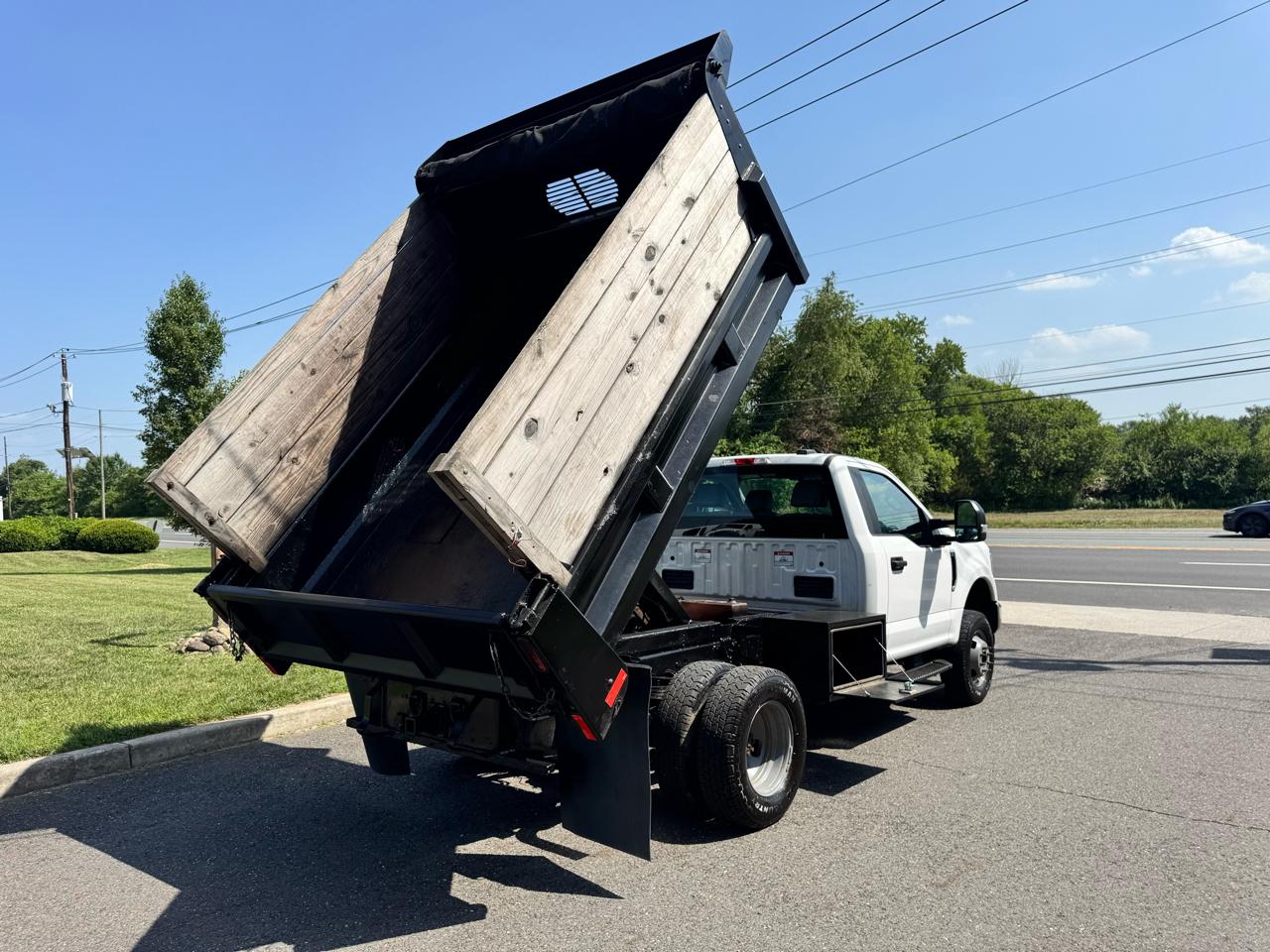 Ford Super Duty F-350 DRW XLT 4WD Reg Cab 145" WB 60" CA 2020